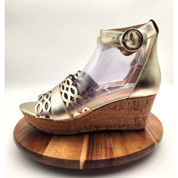 Isaac Mizrahi Platform Sandal Women's 9M Gold Leather Ankle Strap Cork Wedge - Picture 1 of 12
